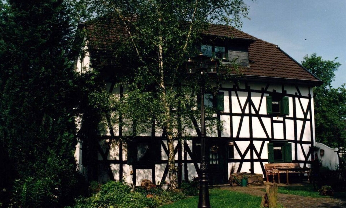 Irlenborn Apartment | Historic Unkelbach House