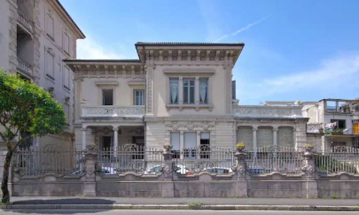 Como City Centre Villa | Historic Villa in Como Center + 4 free parking
