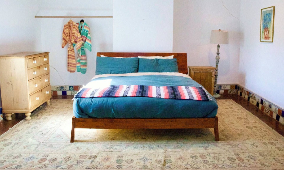 Marfa House | Historic Watermelon Adobe - King Bed - Walkable
