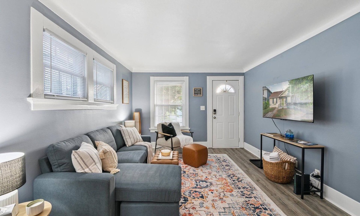 Rossford House | Historic yet updated 2br home- Downtown Rossford!