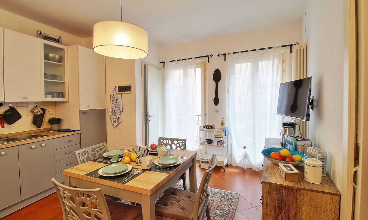 Lazise Old Town Apartment | Historical center elegant apartment