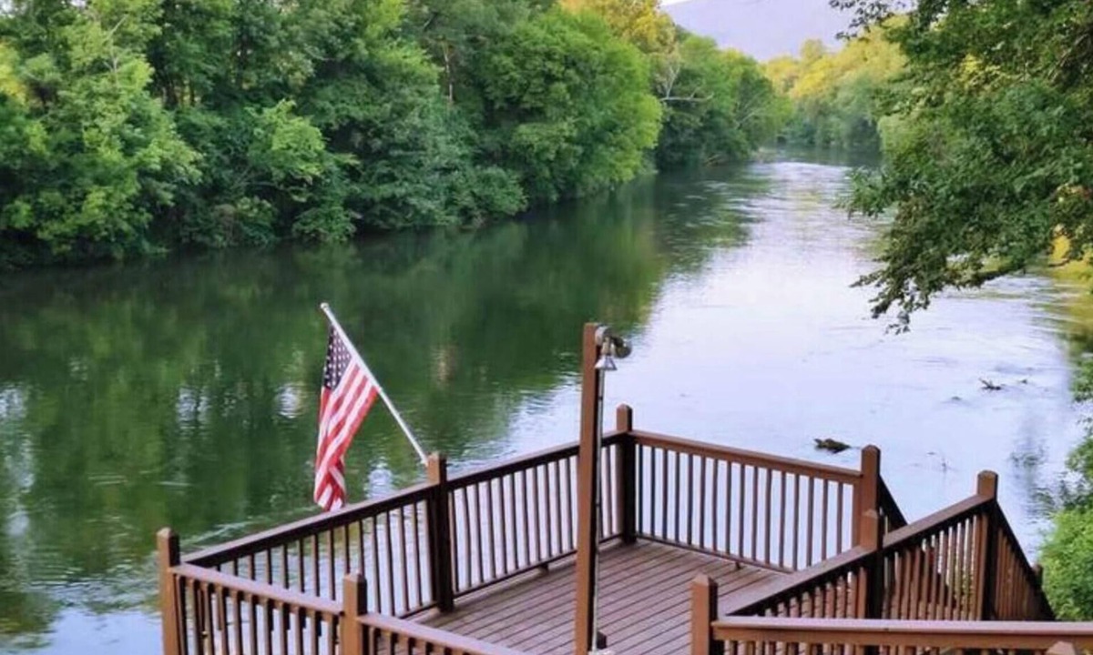 Benton House | Hiwassee River front 4BR 2 Full Baths 2 half baths, screened porch, decks + dock