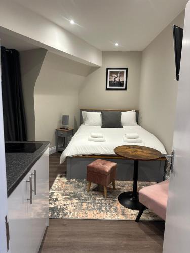 South Acton Apartment | HLM Studios
