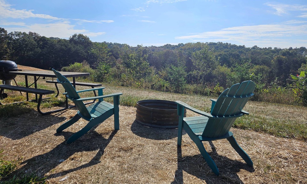 Logan RV Rental | Hocking Hills Store Campsite #1 (RV Site)