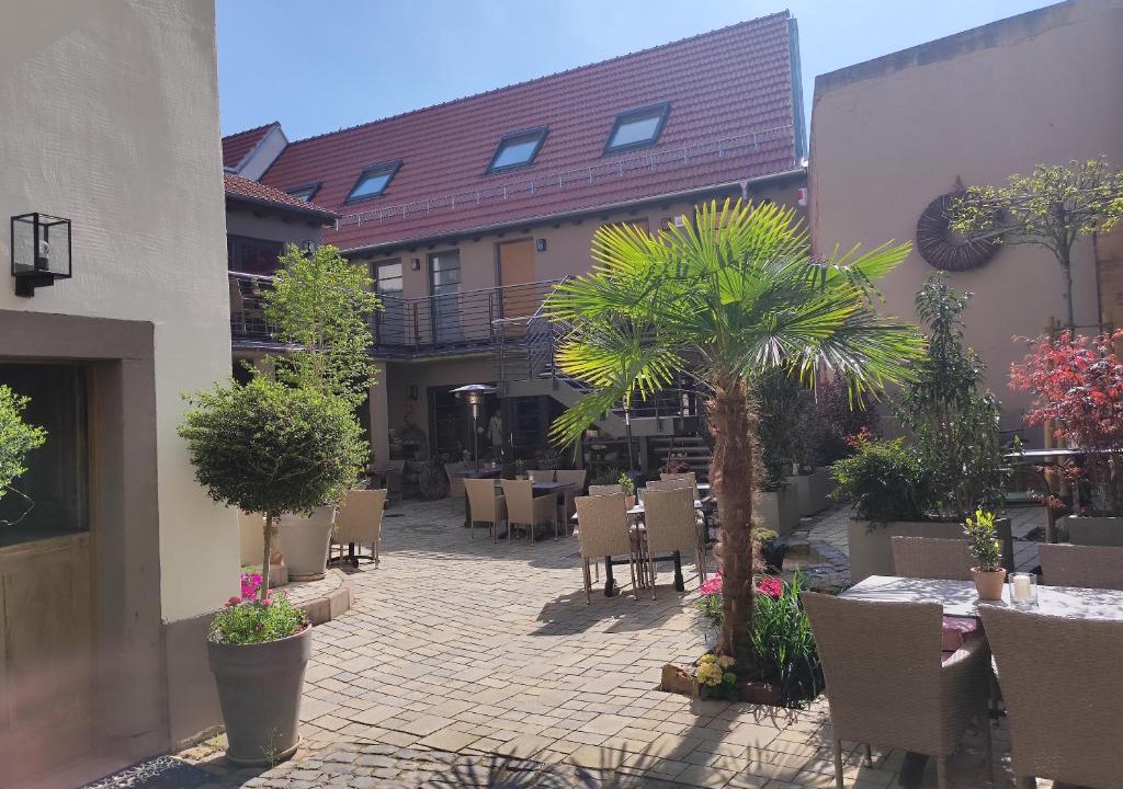Ilbesheim House | Hofgarten Rosa