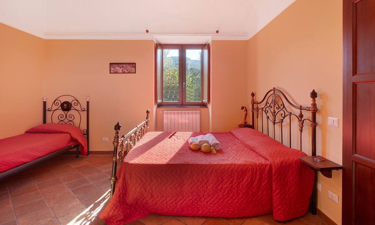 Monte Chiaro Apartment | Holiday Home 'Camera Limone Con Vista Mare' with Sea View, Wi-Fi and Air Conditioning