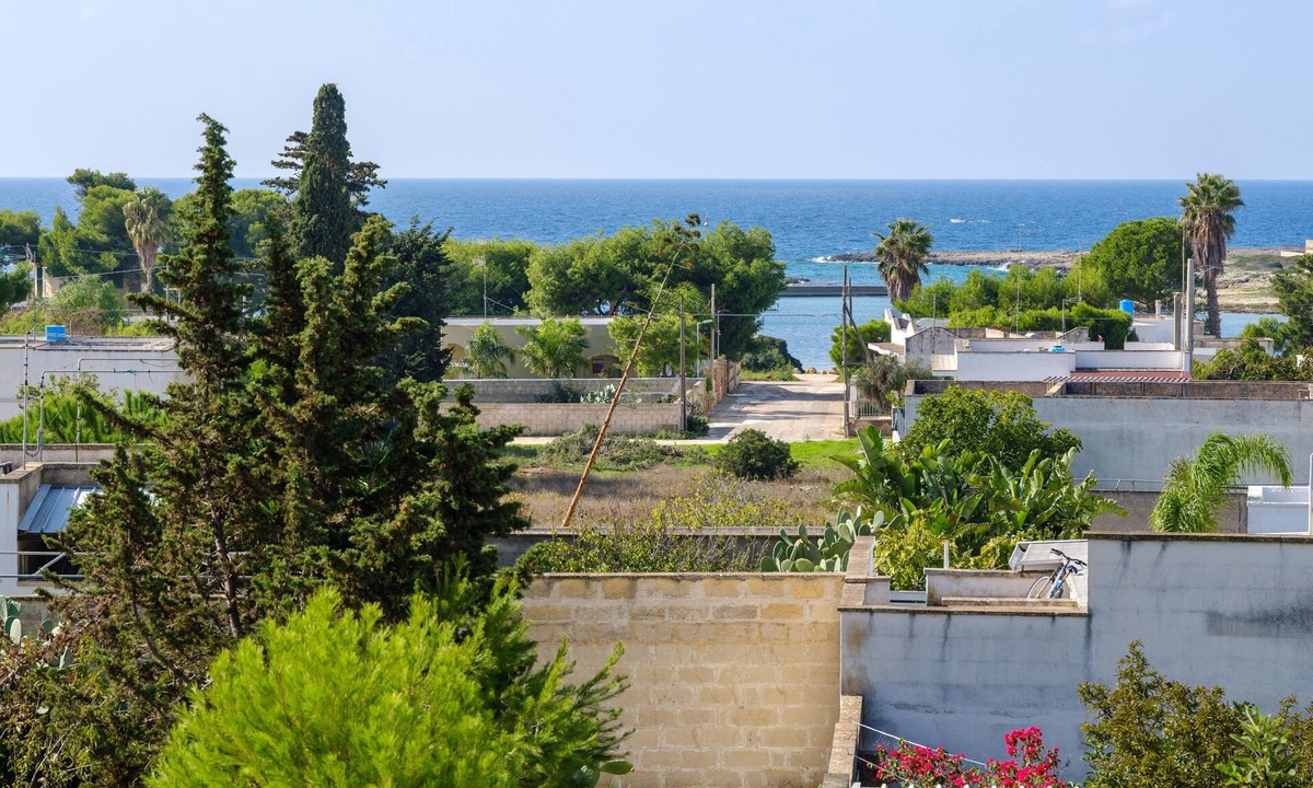 Nardo Villa | Holiday Accommodation "Villa Grecale" with garden and walking distance to the sea