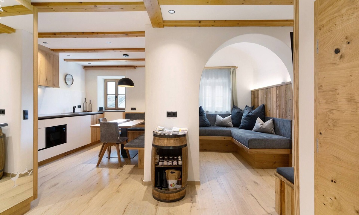 Silandro Apartment | Holiday Apartment 'Bertollhof Weingenuss' with Mountain View, Shared Terrace and Wi-Fi
