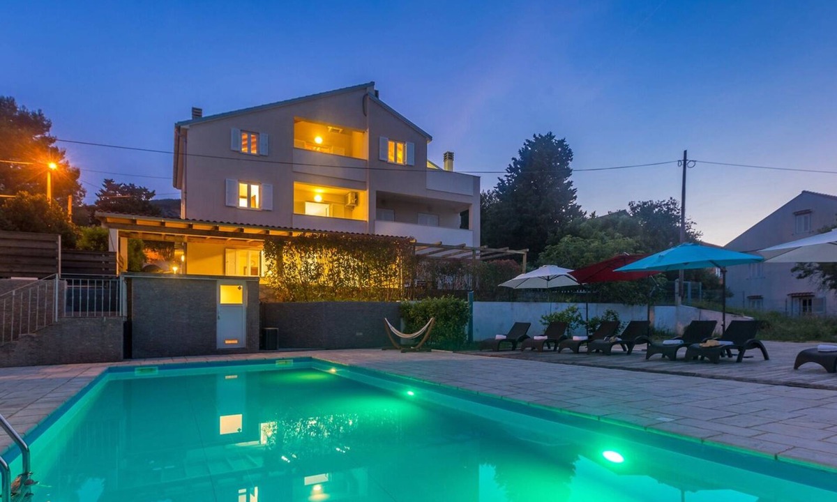 Nerezine Apartment | Holiday apartment CALYPSO with large heated pool (50m2) in a quiet location in Nerezine on the island of Lošinj