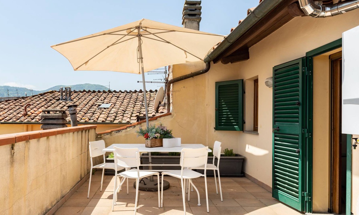 San Donato Apartment | Holiday Apartment "Casa Barbara" with Wi-Fi, Terrace & Balcony