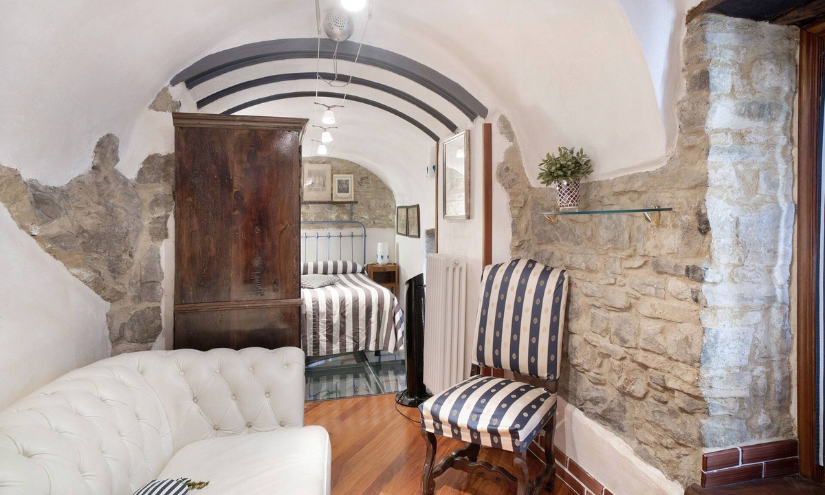Apricale Apartment | Holiday Apartment "Dello Stoppino" with Mountain View