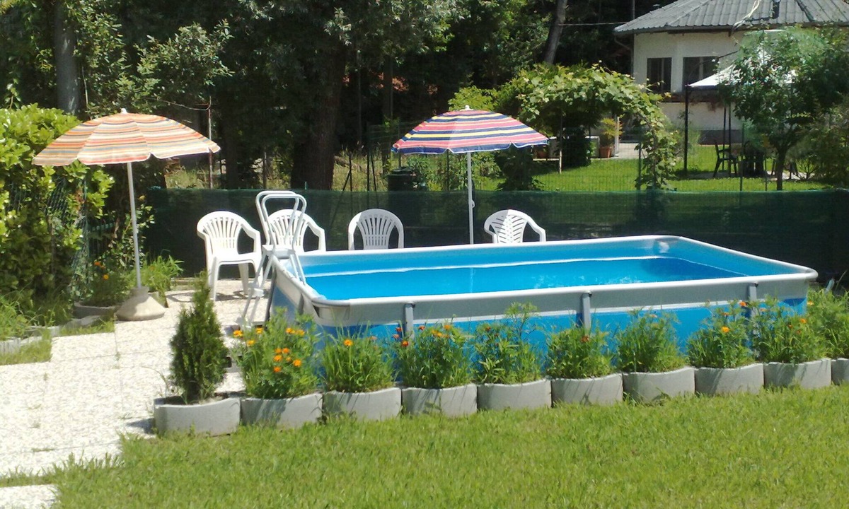 Monvalle Apartment | Holiday Apartment "Giulia" with Lake View, Pool, Wi-Fi & Garden