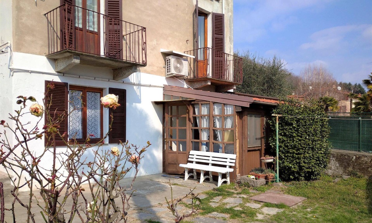 Lesa Apartment | Holiday apartment Lesa for 1 - 5 persons with 2 bedrooms - Holiday apartment in one or multi-family