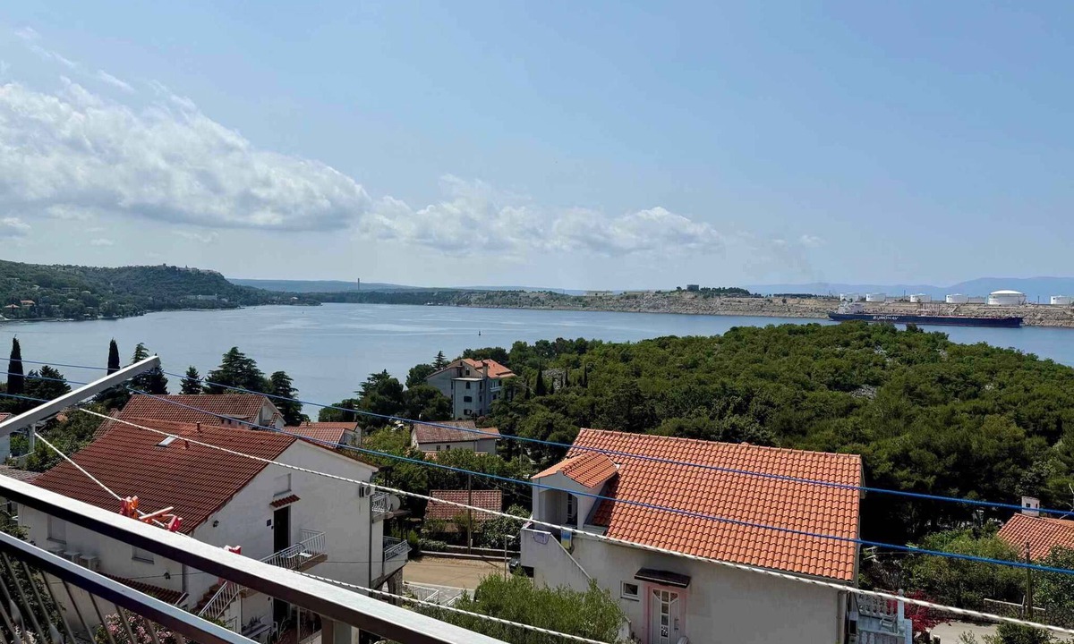 Omisalj Apartment | Holiday apartment near the beach