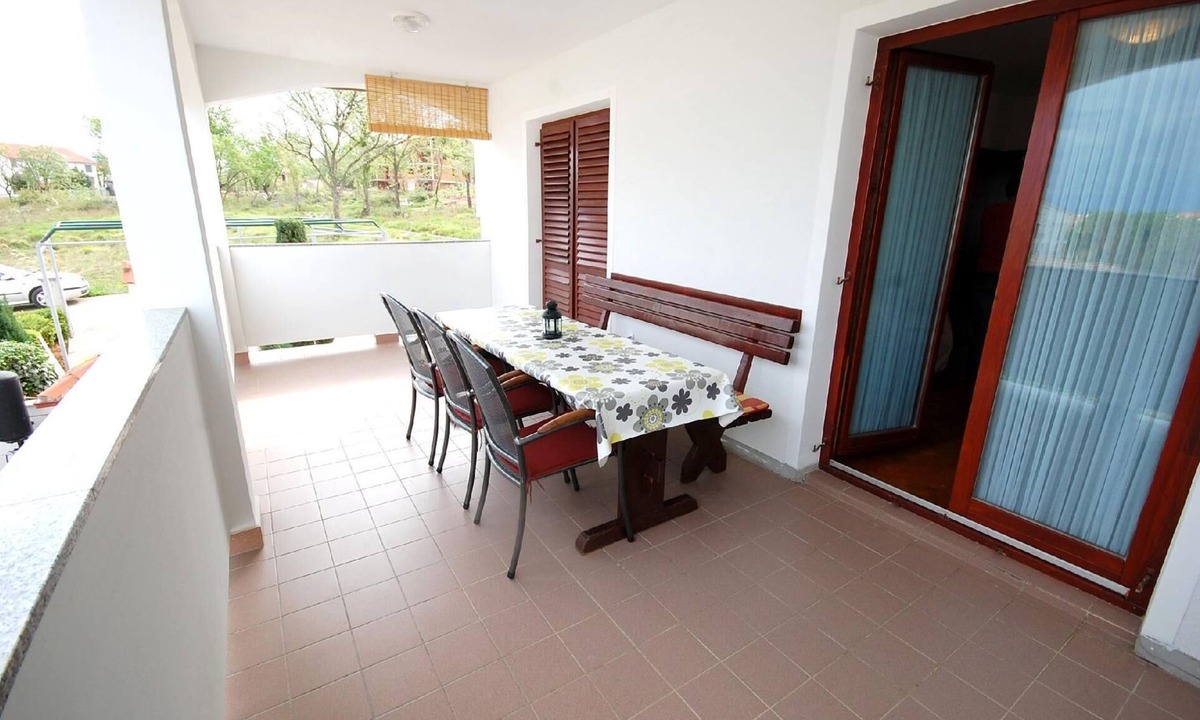 Njivice Apartment | Holiday apartment Njivice for 1 - 6 persons with 3 bedrooms - Holiday apartment