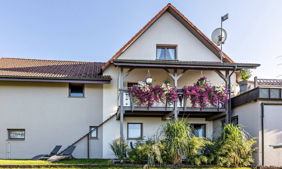 Bechtersbohl Apartment | Holiday Apartment "Panoramablick" with Private Terrace, Shared Garden & Wi-Fi