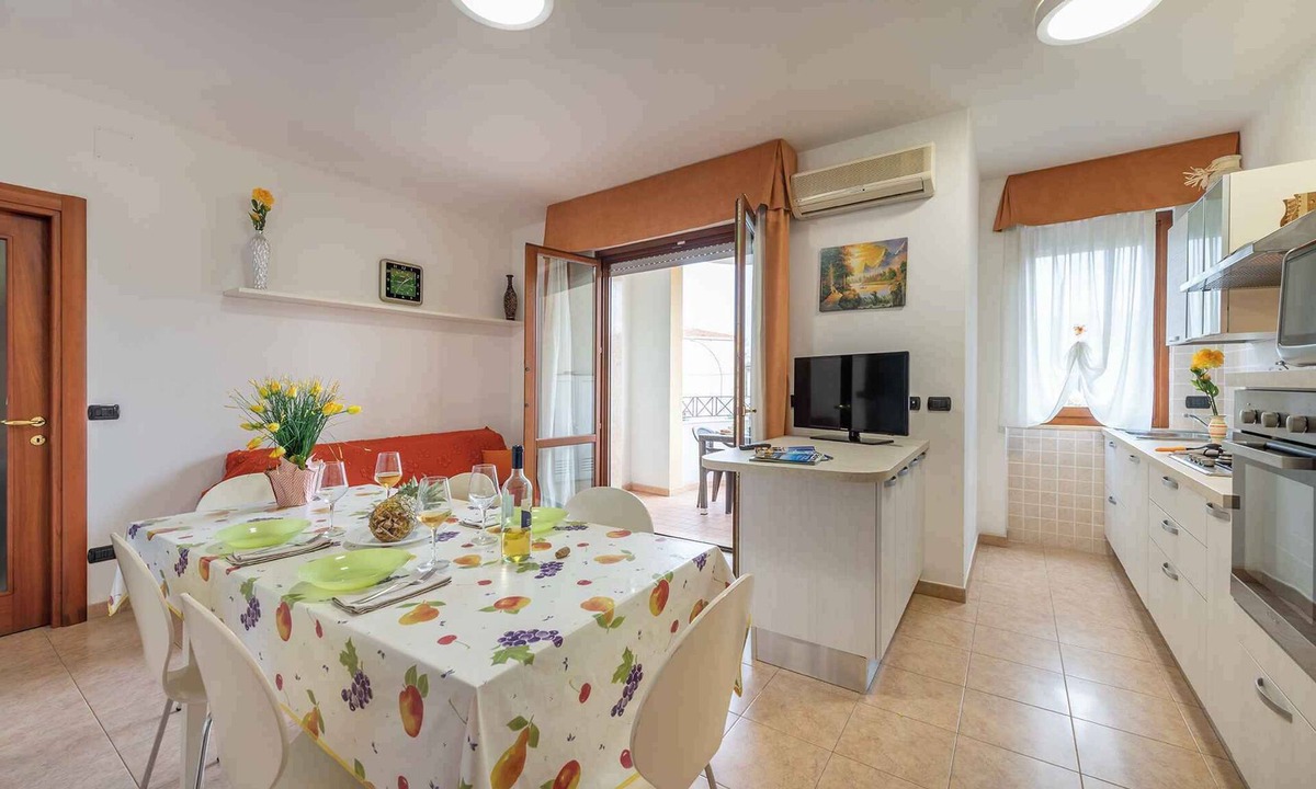 La Pietraia Apartment | Holiday apartment with balcony and air conditioning