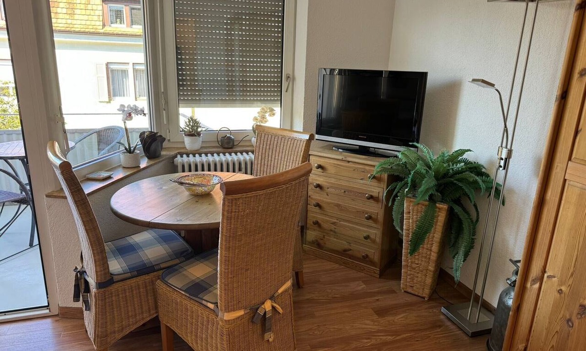 Altstadt Apartment | Holiday Apartment 'Wohnen Im Paradies' with Balcony and Wi-Fi