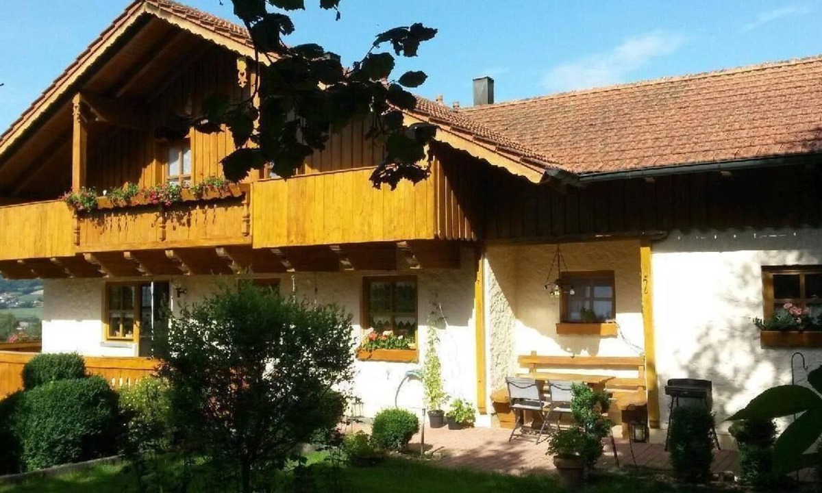 Arrach Apartment | Holiday flat 2 with large balcony