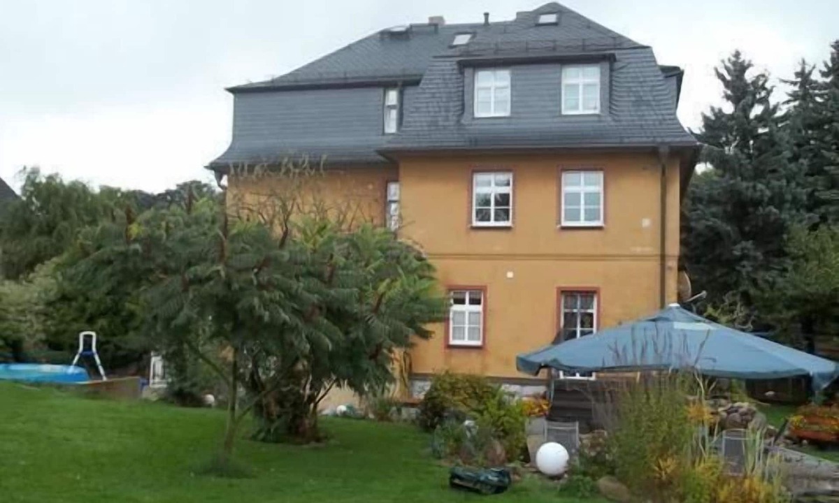 Hartenstein Apartment | Holiday flat in Hartenstein with garden