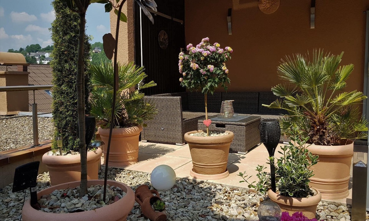 Frauenberg Apartment | Holiday flat with a view of the water