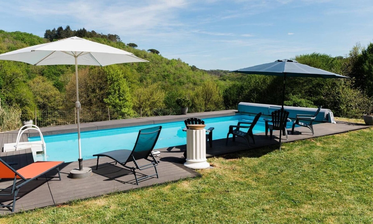 Saint-Cernin-de-lHerm House | Holiday Home in Périgord Noir with Private Pool, Terrace, and Wi-Fi