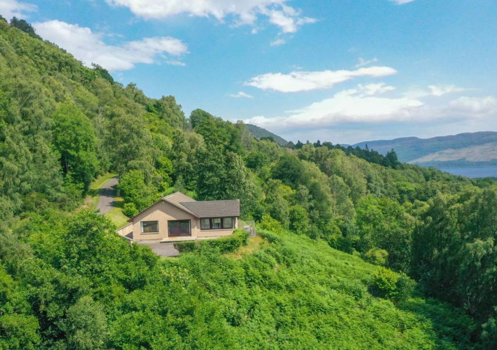 Lewiston House | Holiday Home Achmony Number 7 by Interhome