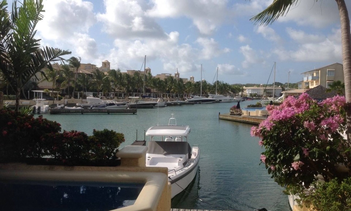 Douglas Villa | Holiday Home at 163 Port St Charles