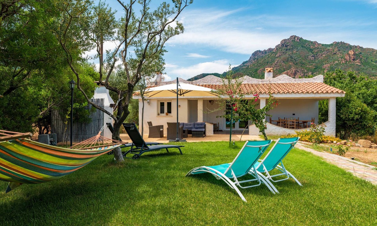 Tertenia House | Holiday Home 'Dammar' with Mountain View, Wi-Fi and Air Conditioning