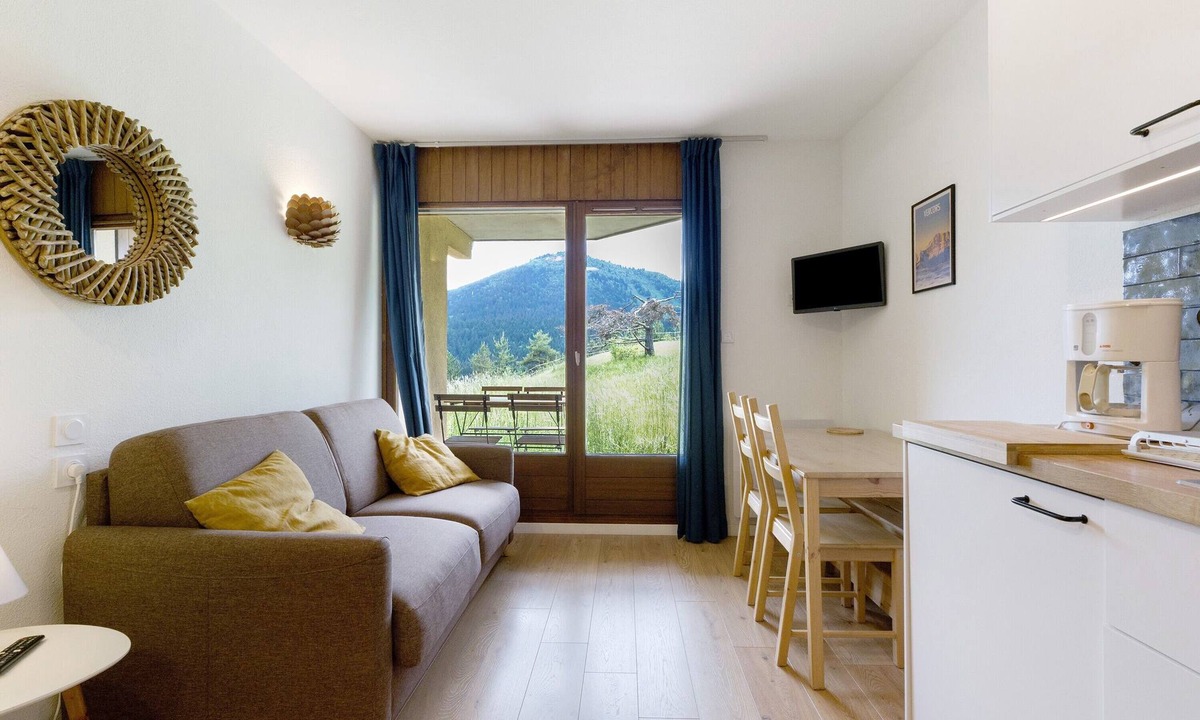 Gresse-en-Vercors Apartment | Holiday Home 'Les Cimes - Grand Veymont View' with Mountain View and Private Terrace