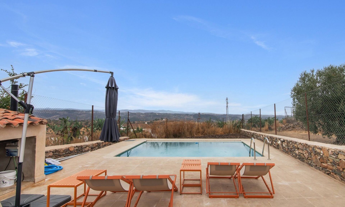 Encinasola House | Holiday Home "Fuerte Thirteen"