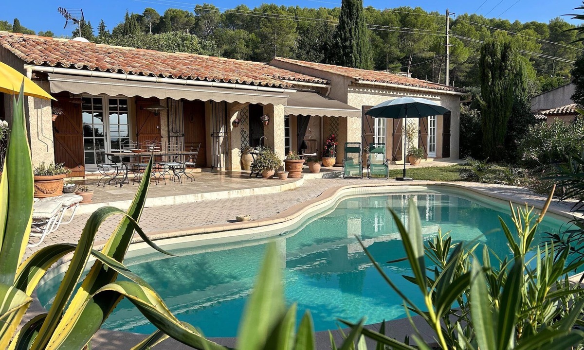 Lorgues House | Holiday Home in Lorgues with Pool