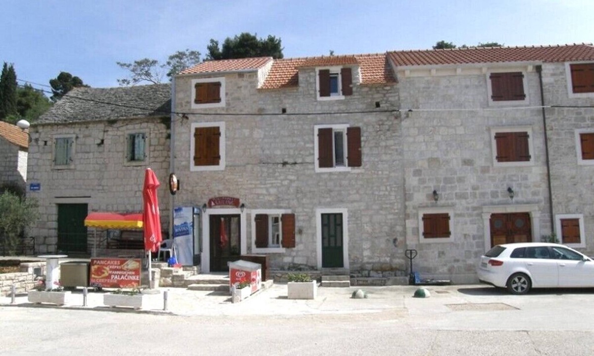 Maslinica House | Holiday home Jasna, (15165), Maslinica, hr