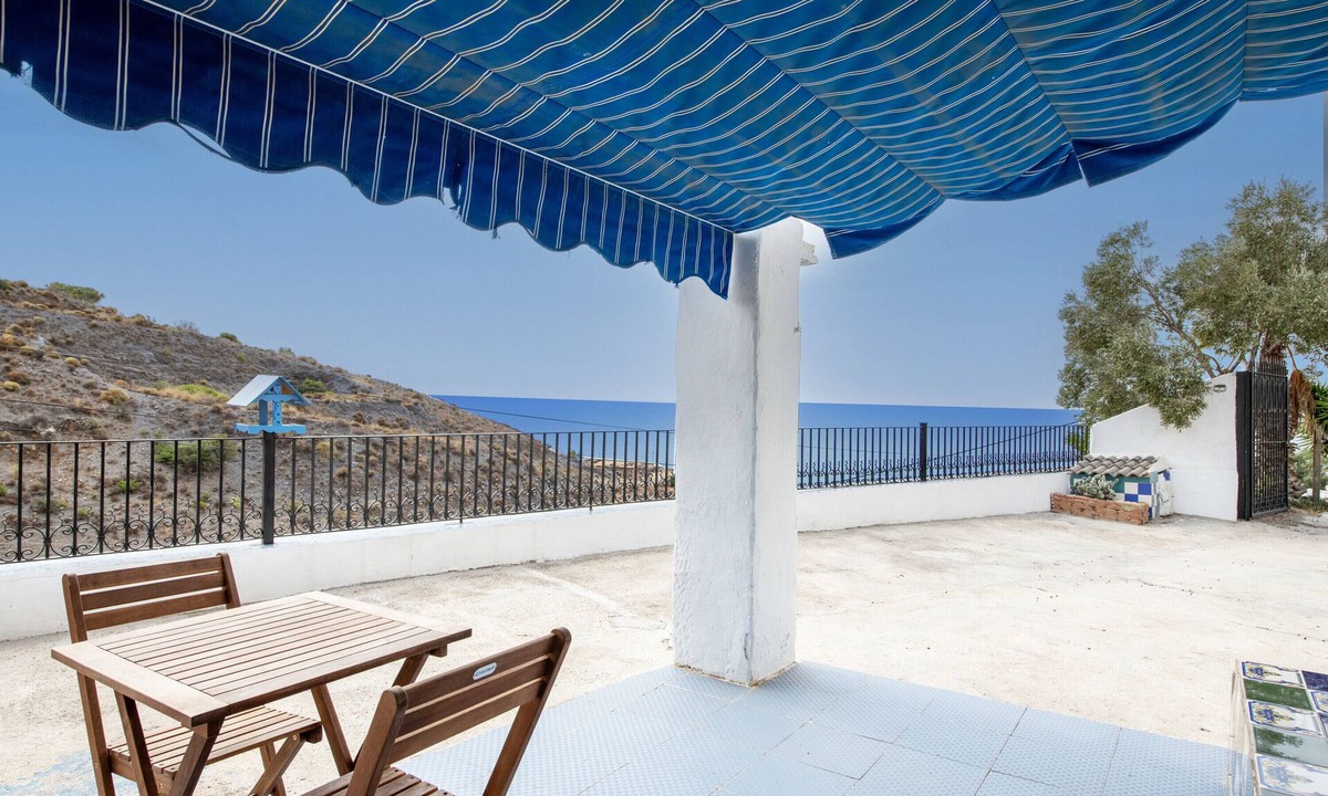 Sorvilan House | Holiday Home "Lathe Biosas" with Sea Views, 2 Private Terraces & Wi-Fi