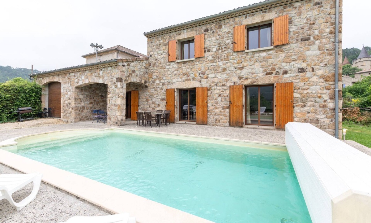 Chambonas House | Holiday Home 'Les Sources Gîte Les Pêchers' with Private Pool, River 100m Away