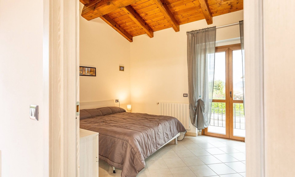Firenzuola House | Holiday Home 'Numero 1' with Shared Garden