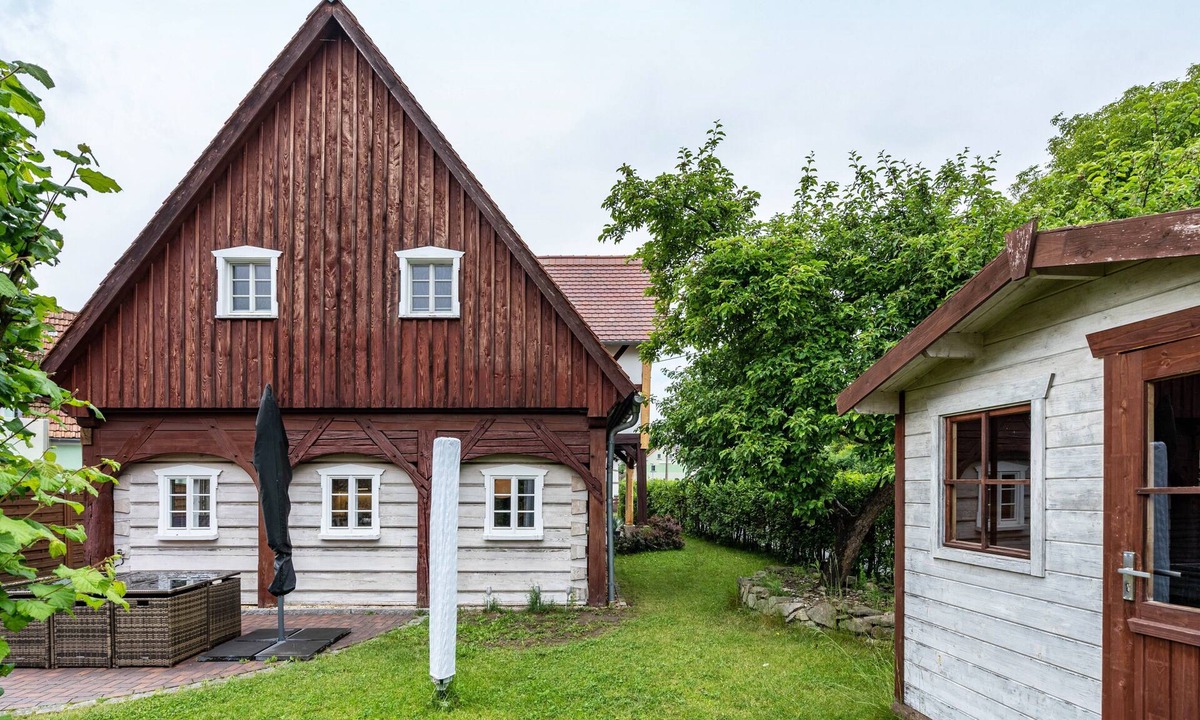 Cunewalde House | Holiday Home 'Oberlausitz With 160sqm' with Shared Terrace, Garden, and Wi-Fi