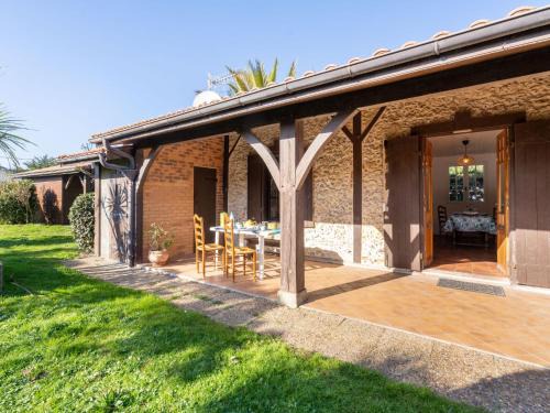 Mimizan-Plage House | Holiday Home Poste by Interhome