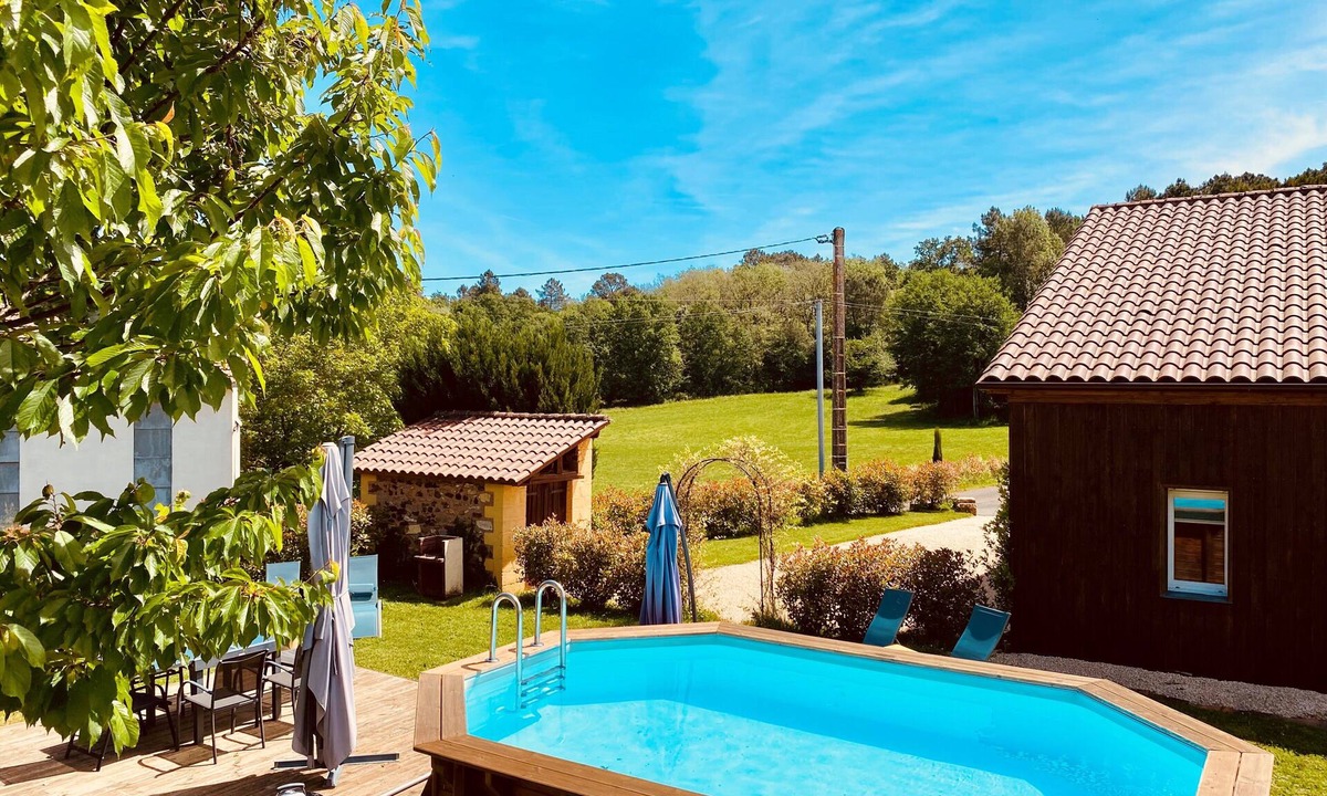 Capdrot House | Holiday Home with 3 Bedrooms, Aircon and Private Heated Pool - 40 Mins Bergerac