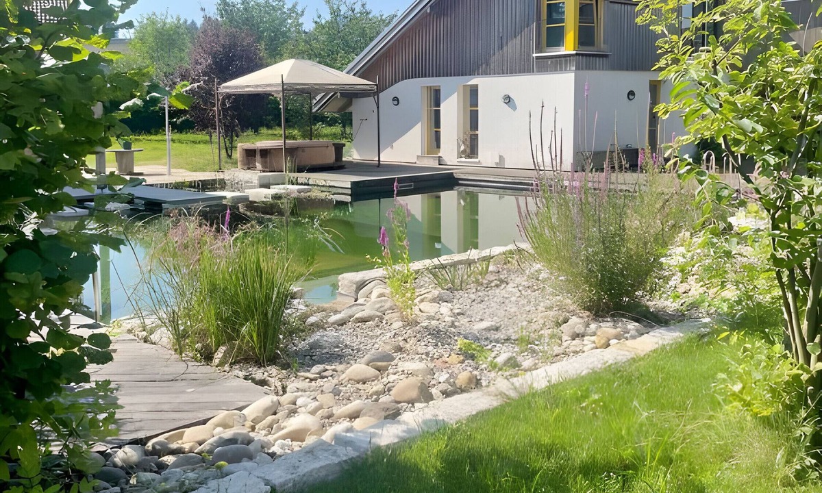 Gengenbach House | Holiday Home with Shared Pool, Terrace and Wi-Fi
