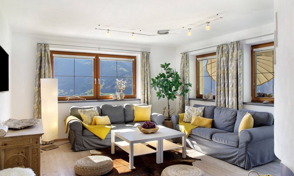 Zellberg House | Holiday Home 'Zillertalblick' with Mountain View, Private Terrace and Wi-Fi