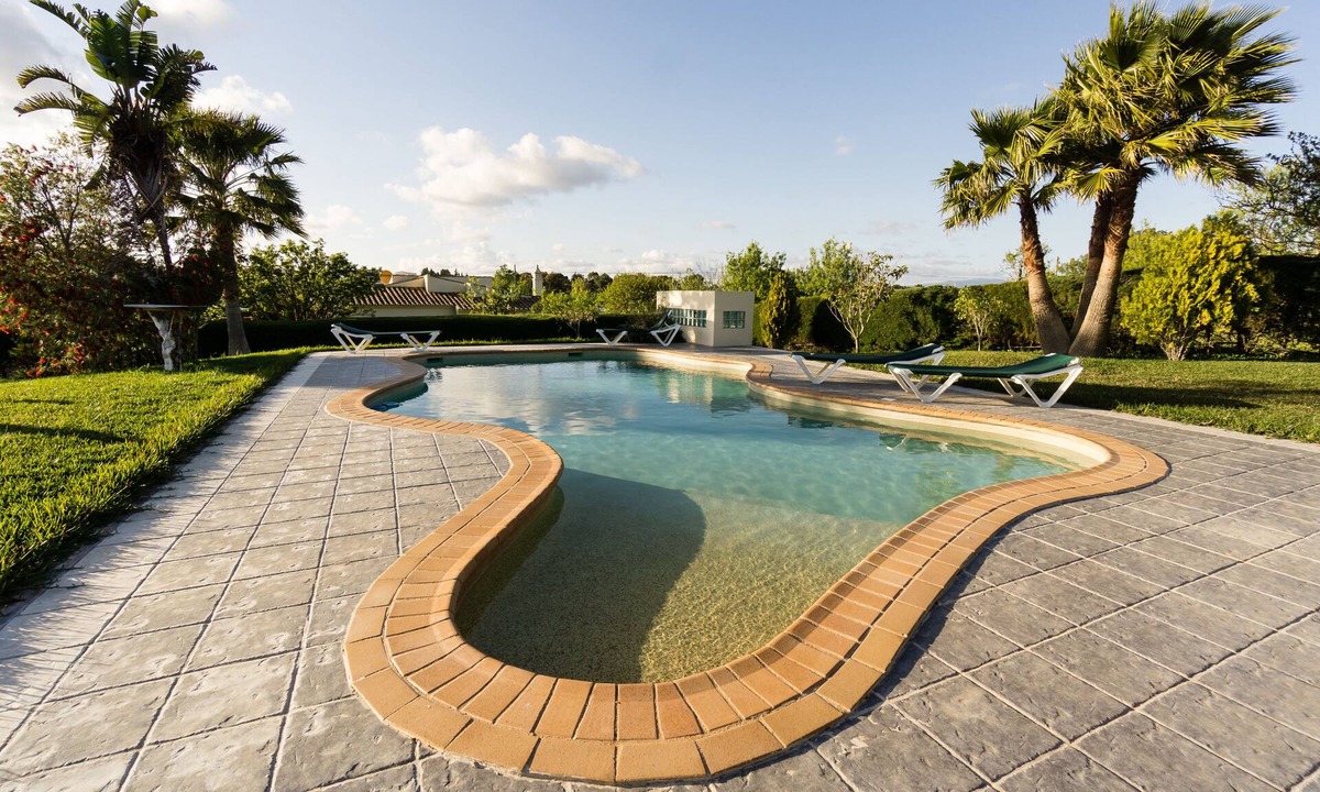 Espiche House | Holiday homes on property with vines and collective pool near the Praia da Luz