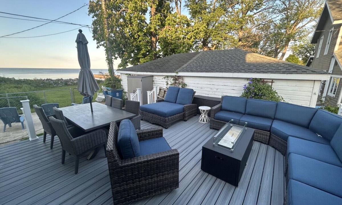 Huron Cottage | Holiday House · Lakeview House on Rye Beach