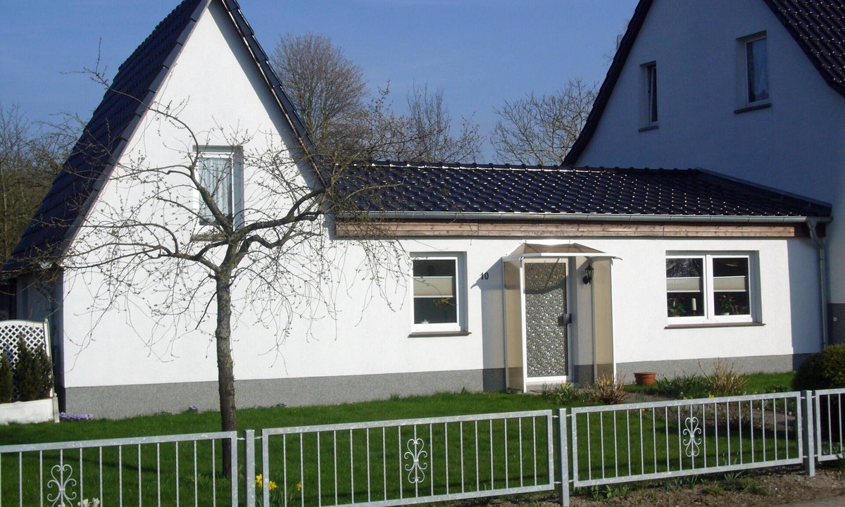 Velgast House | Holiday house near the Baltic Sea /Darß, Stralsund and Rügen /crane views