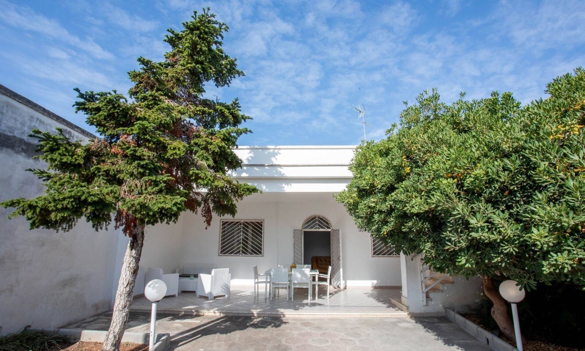 Torre Lapillo Villa | Holiday house with garden, Torre Lapillo (TL65)