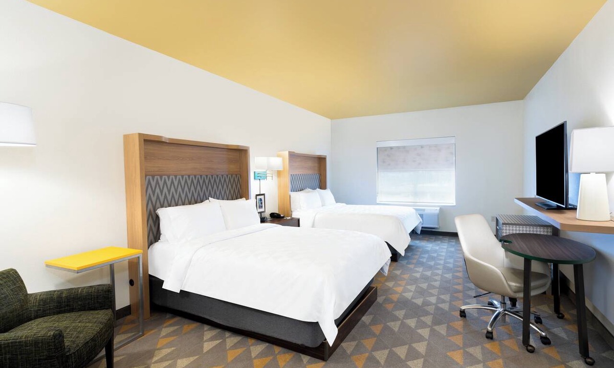 Batesville Hotel | Holiday Inn Batesville by IHG