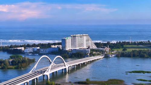 Yinhai Hotel | Holiday Inn Beihai Silver Beach