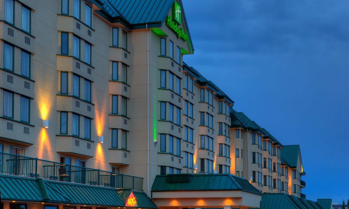 Southside Hotel | Holiday Inn Conference Center Edmonton South by IHG