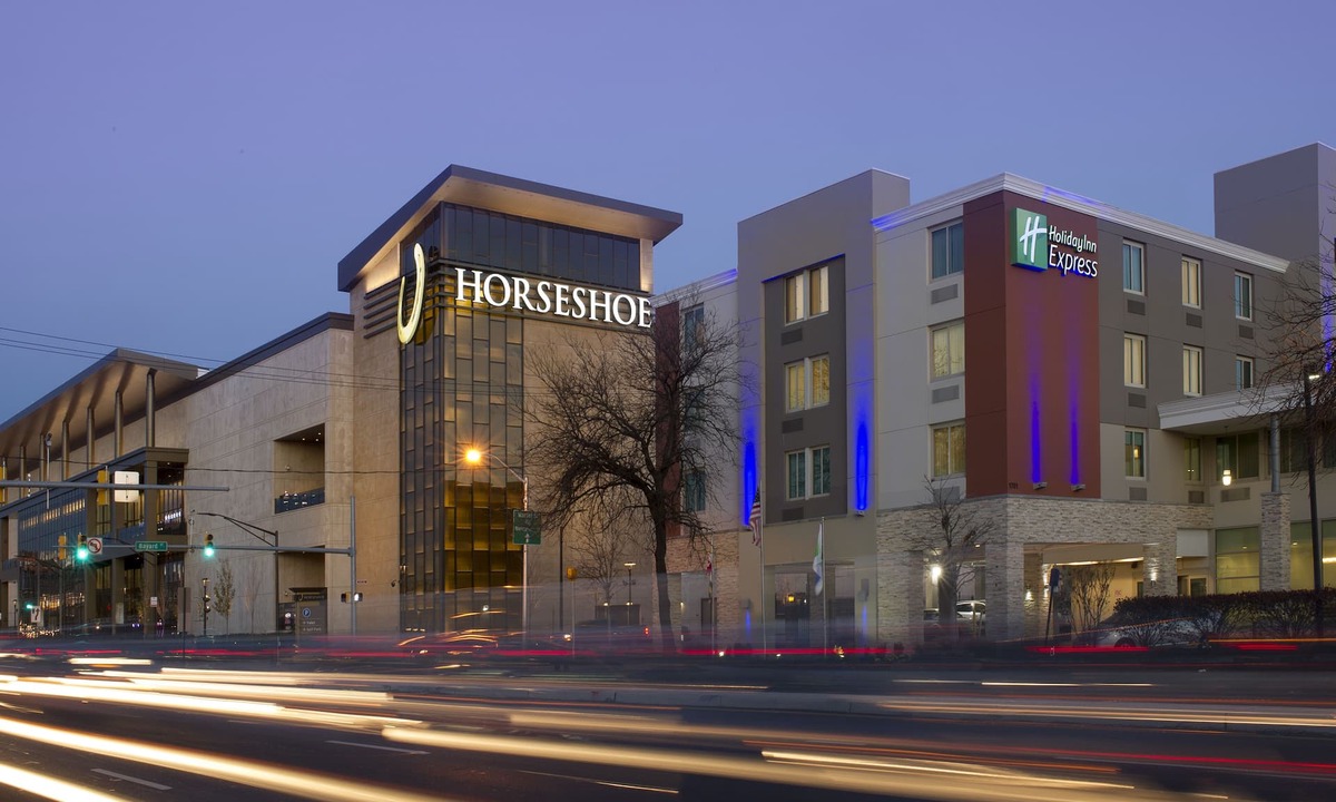 Downtown Baltimore Hotel | Holiday Inn Express Baltimore at the Stadiums by IHG