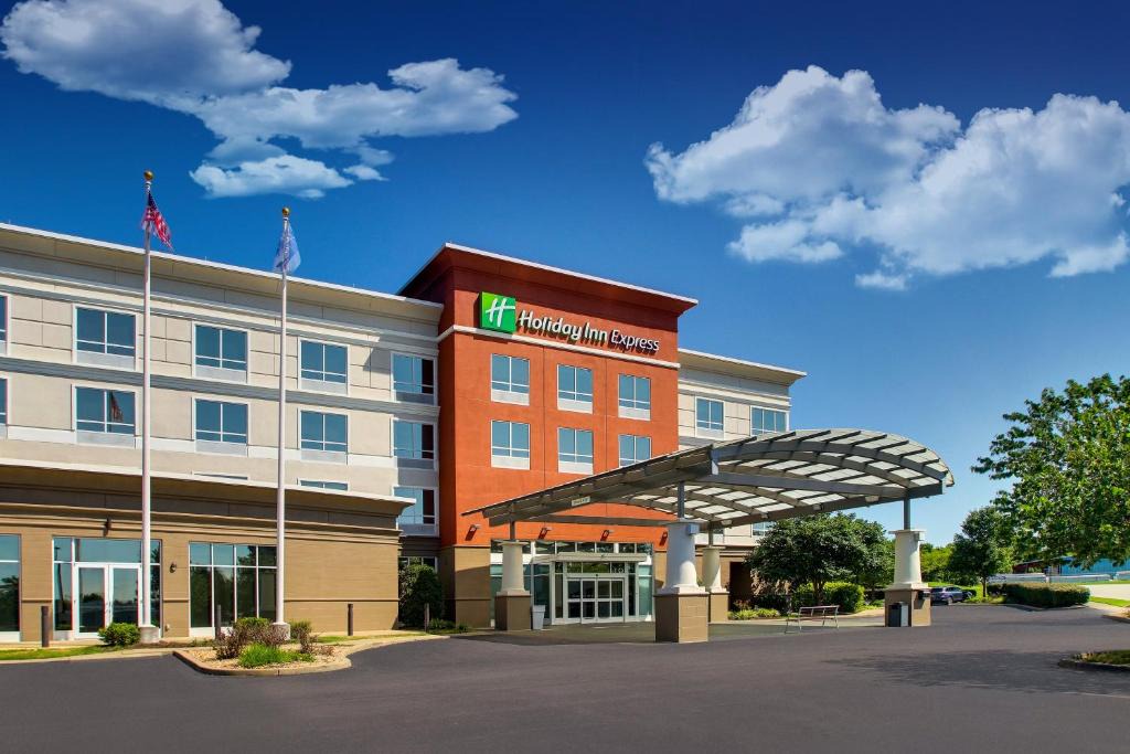 Georgetown Hotel | Holiday Inn Express Georgetown by IHG